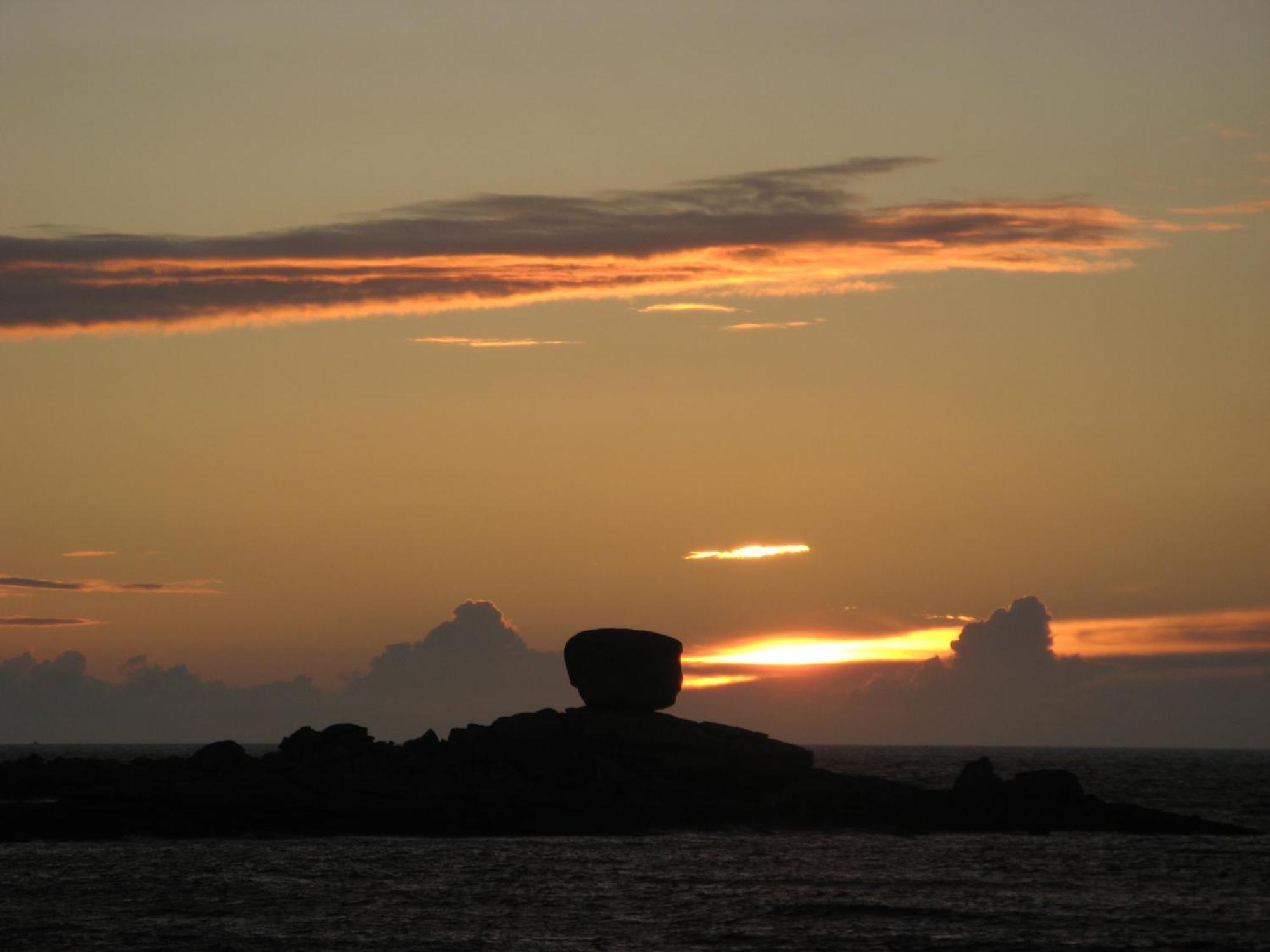 Les Balcons Du Tregor Bed & Breakfast Lannion Bagian luar foto